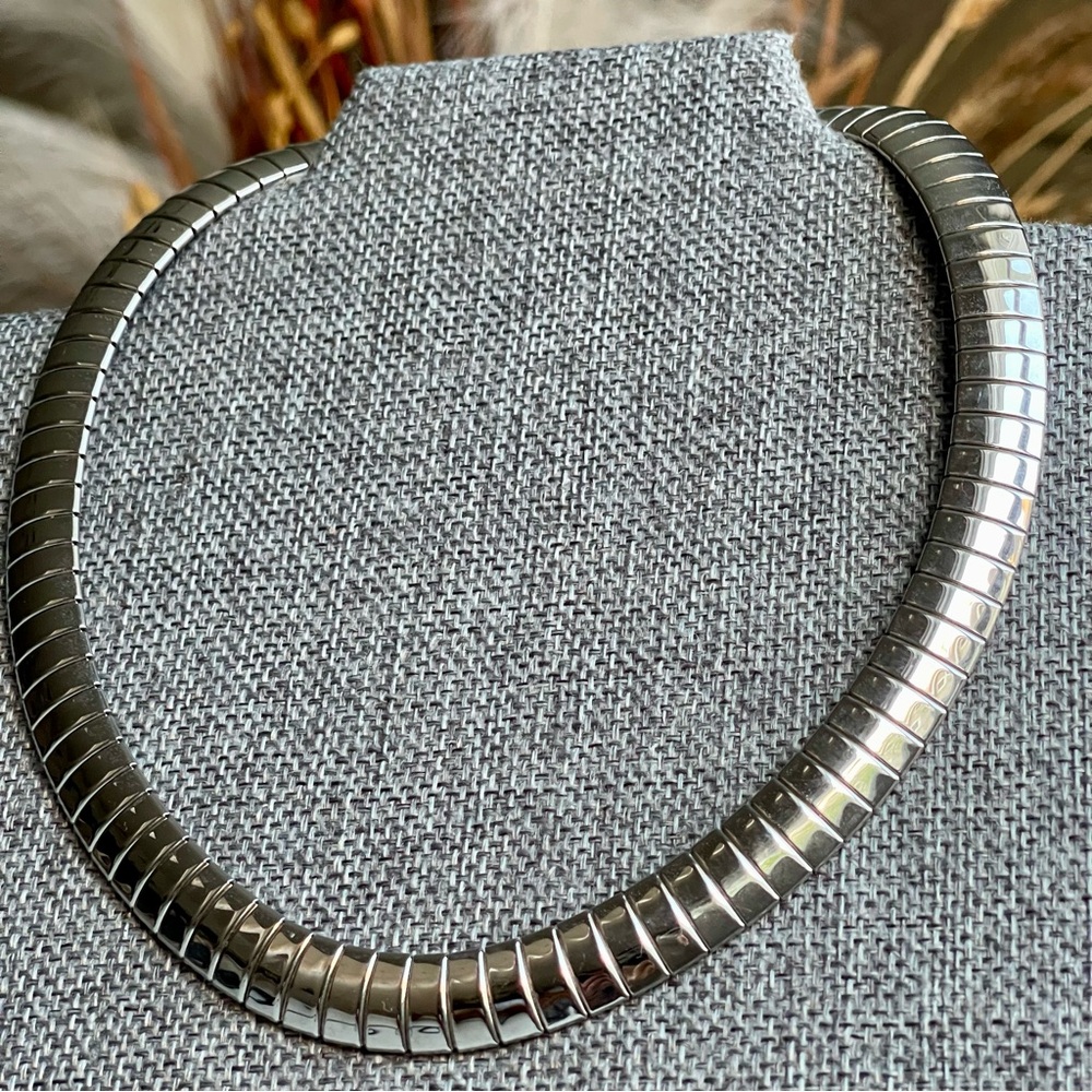 VINTAGE | CHUNKY SILVER TONE OMEGA CHAIN PANEL COLLAR 5.5" Inner Diameter